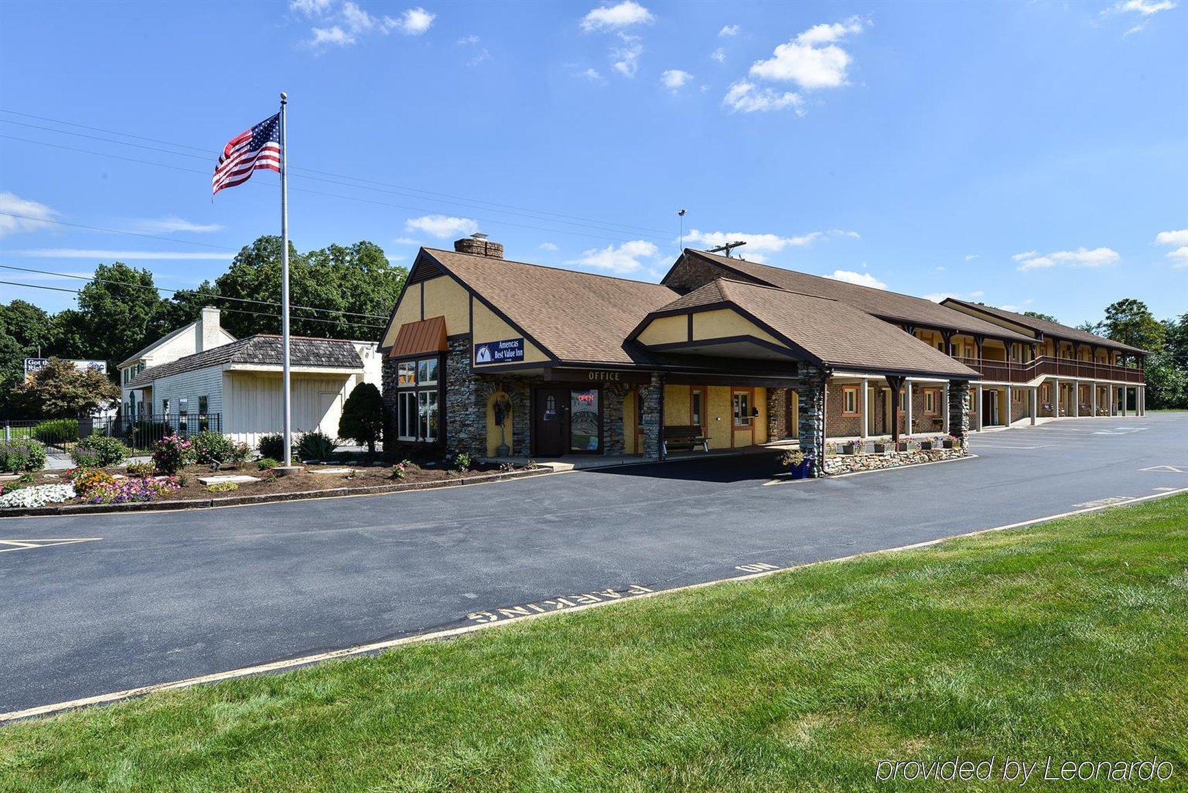 Soudersburg Inn & Suites Lancaster Ronks Exterior foto