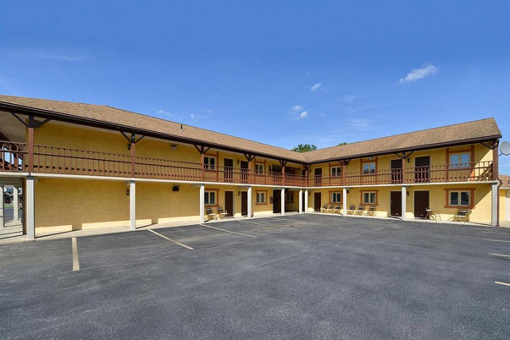 Soudersburg Inn & Suites Lancaster Ronks Exterior foto